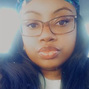 Meet your Posher, Jenee